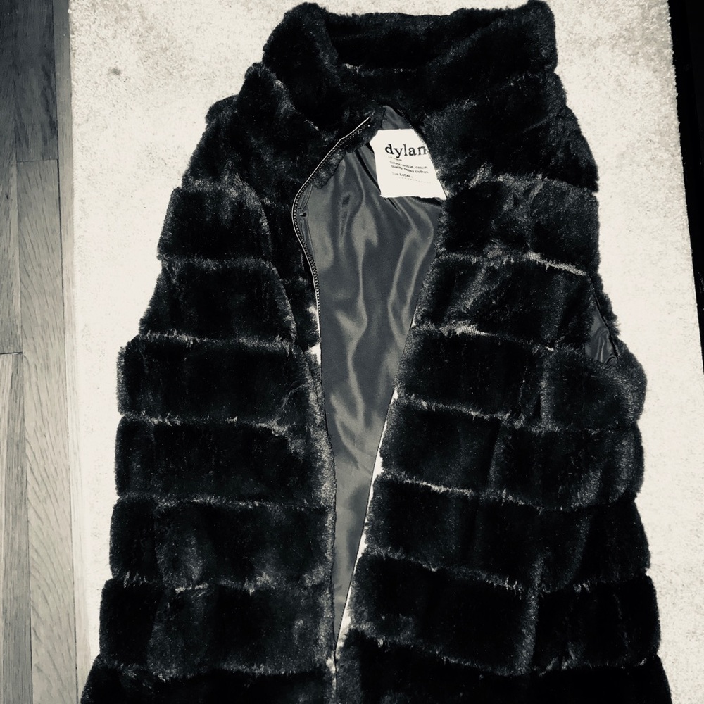 Black fuzzy Dylan vest